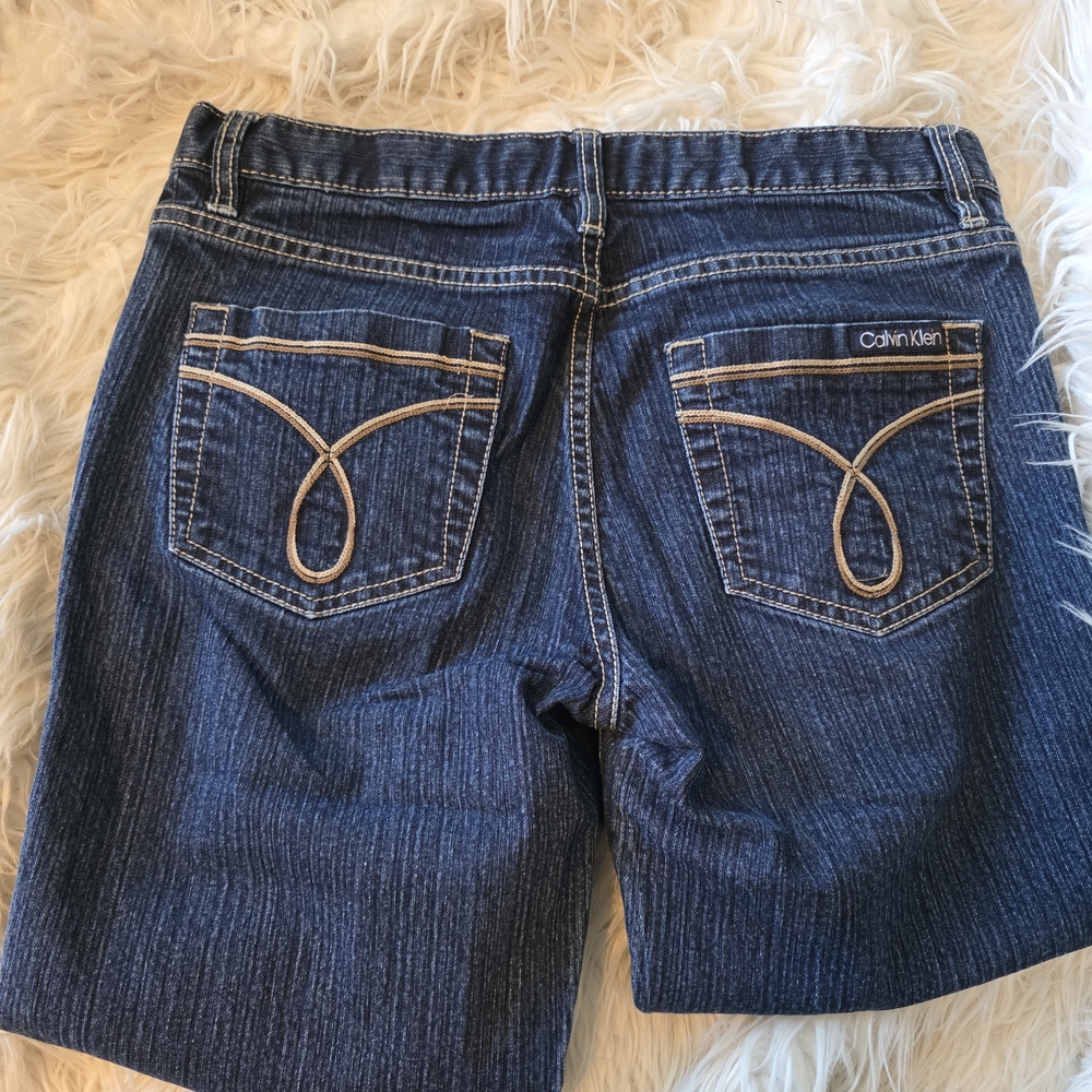 Calvin Klein Jeans Women’s Indigo Blue Denim Shorts with Contrast Stitching